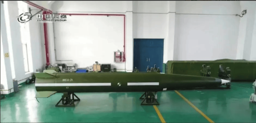 央视披露近1米粗火箭弹，威力堪比伊斯坎德尔，500公里精准“斩首”！