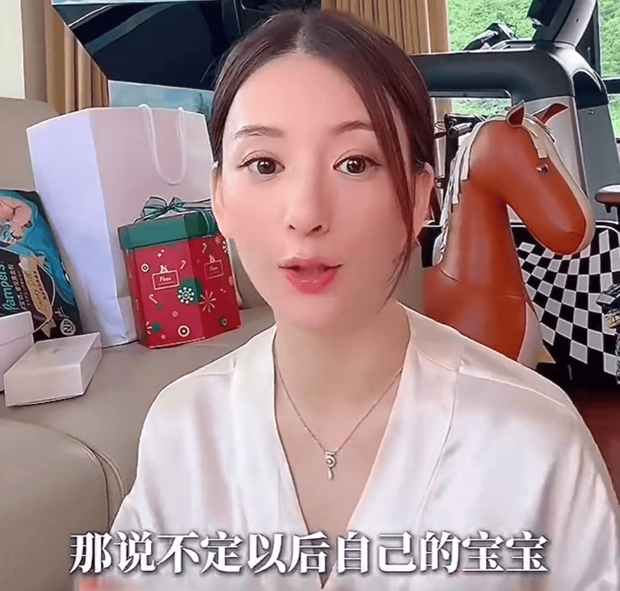 59岁郭富城官宣妻子怀上三胎：这是上天给的礼物，很开心